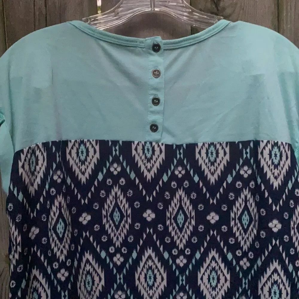 Rewind Aztec Top sz. M - Picture 2 of 2